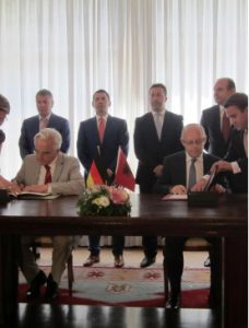 The agreements where signed by Finance Minister Shkelqim Caniand German Ambassador to Tirana Hellmut Hoffmann 
