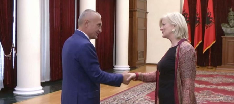 Senior US diplomat Elisabeth Millard visits Tirana
