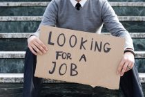 Albanian youth refuses politics as it remains unemployed