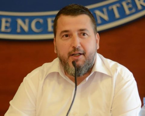 Dr. Arben Ramkaj is Chairman at the Institute for Cultural and Religious Dialogues in Albania. He is also Director of the Middle East and Muslim World Department at the Albanian Institute for International Studies (AIIS).